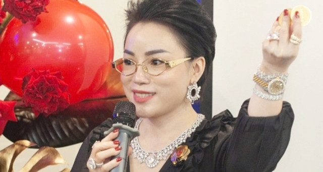 You are currently viewing Khó cưỡng sức hấp dẫn khi giá vàng ‘đu đỉnh’