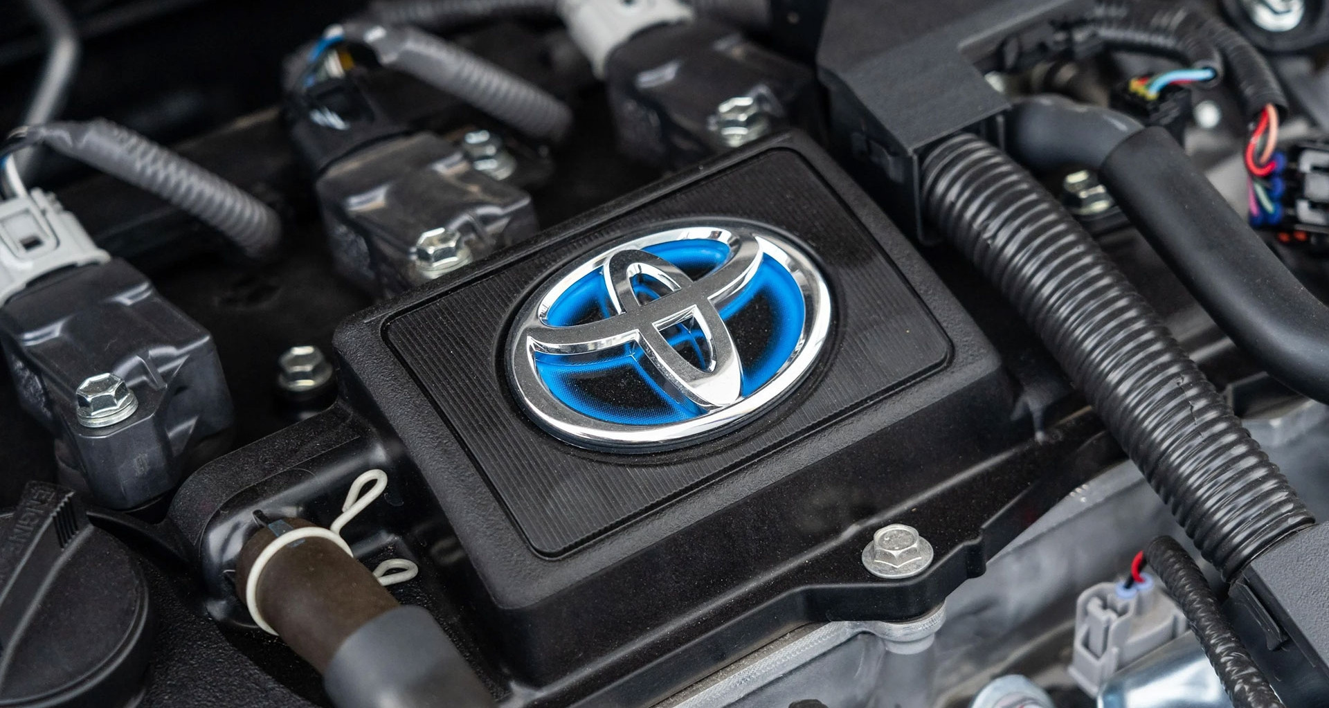 You are currently viewing Tại sao xe hybrid không kết hợp động cơ diesel với mô tơ điện?