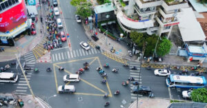 Read more about the article Đè vạch mắt võng ở trung tâm TPHCM, người đi sai phân trần ‘chưa nắm luật’