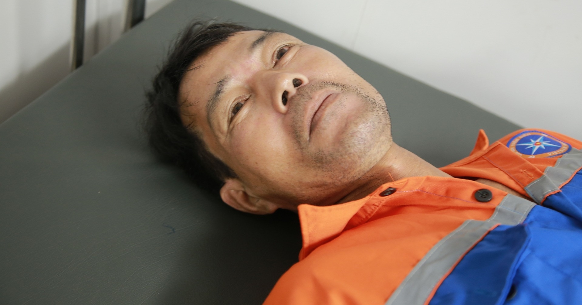 Read more about the article ‘Rạm biển bò lên áo, tôi bắt ăn để nuôi hi vọng’
