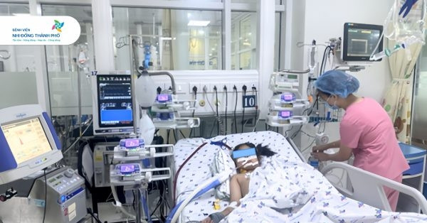 Read more about the article 1,5 tháng cài đặt tim phổi ngoài cơ thể cứu bé gái 8 tuổi