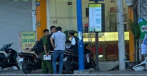 Read more about the article 2 đối tượng cướp tiệm vàng ở TPHCM bị bắt sau 5 giờ gây án