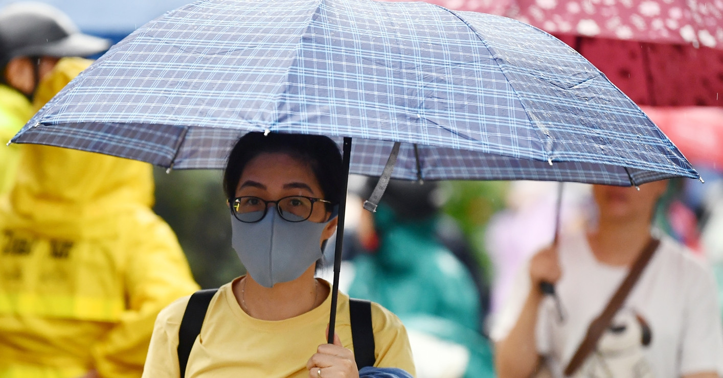 You are currently viewing Miền Bắc còn mưa rải rác, Hà Nội nắng đến 34 độ