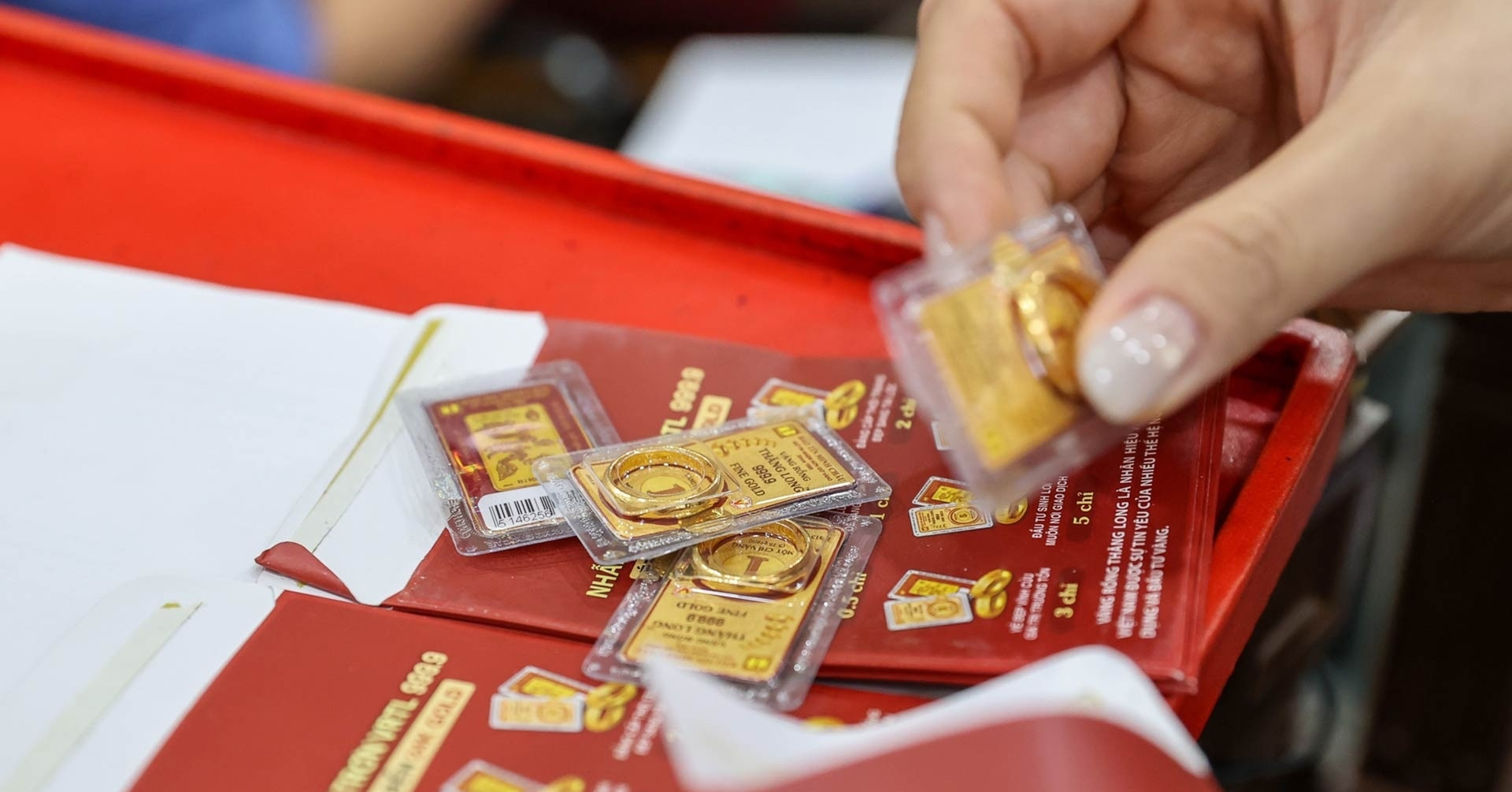 You are currently viewing Giá vàng hôm nay 6/5/2025 tăng mạnh vượt 123 triệu đồng/lượng