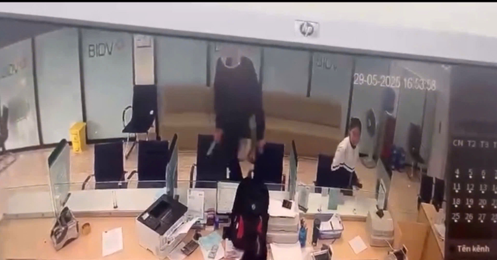 You are currently viewing Bản tin cuối ngày 29/5: Cướp ngân hàng ở Quảng Ninh, số tiền lớn đã bị lấy đi