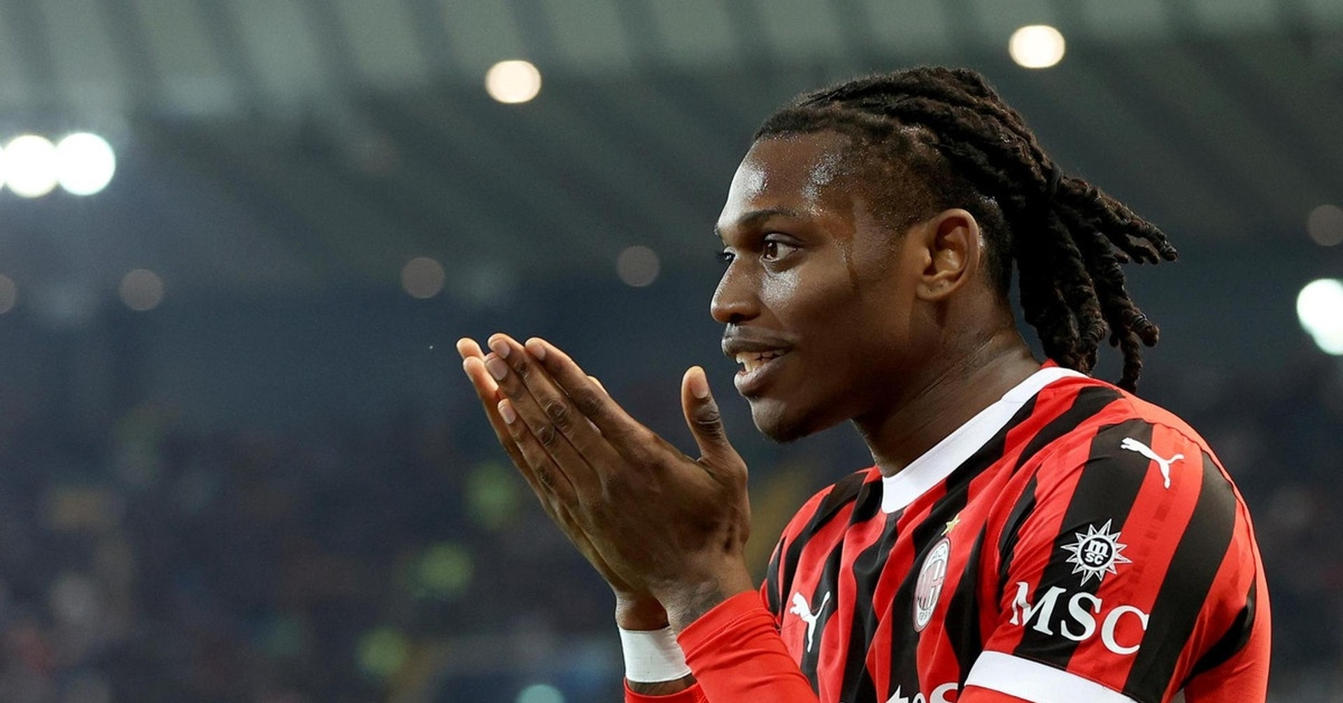 Read more about the article MU mua Rafael Leao, Arsenal ký Sesko