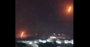 Read more about the article Ấn Độ tấn công tên lửa vào Pakistan giữa lúc căng thẳng leo thang