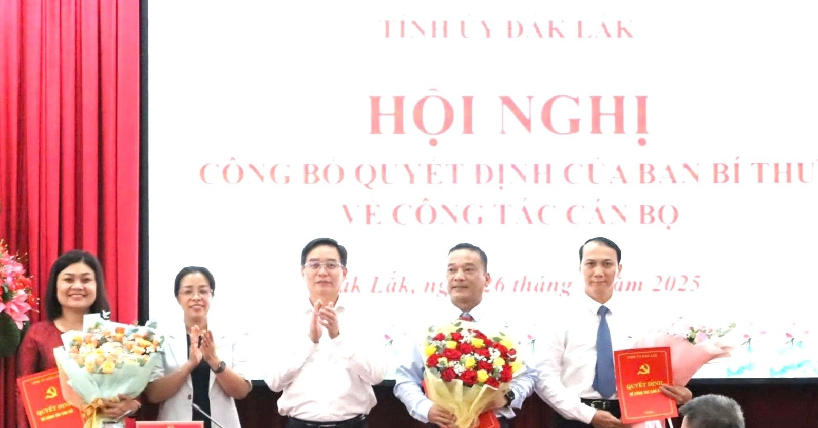 You are currently viewing Ban Bí thư chuẩn y 3 nhân sự tham gia Ban Thường vụ Tỉnh ủy Đắk Lắk