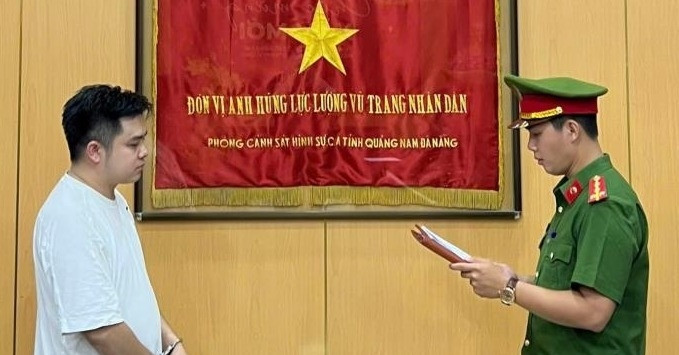 You are currently viewing Bắt giữ giám đốc ‘dỏm’ chiếm đoạt tiền tỷ bằng thủ đoạn tinh vi ở Đà Nẵng