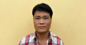 Read more about the article Bắt giữ kẻ uống rượu say đi xe vào đường cấm, xô đẩy cảnh sát