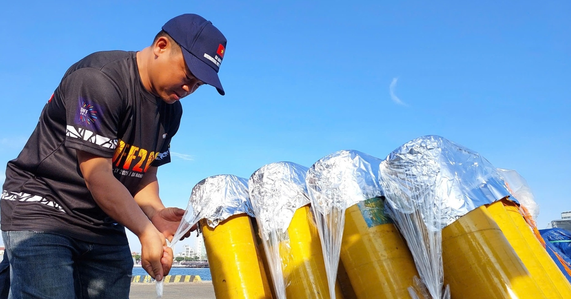 You are currently viewing Bên trong ‘trận địa’ pháo hoa quốc tế Đà Nẵng trước ngày khai hỏa