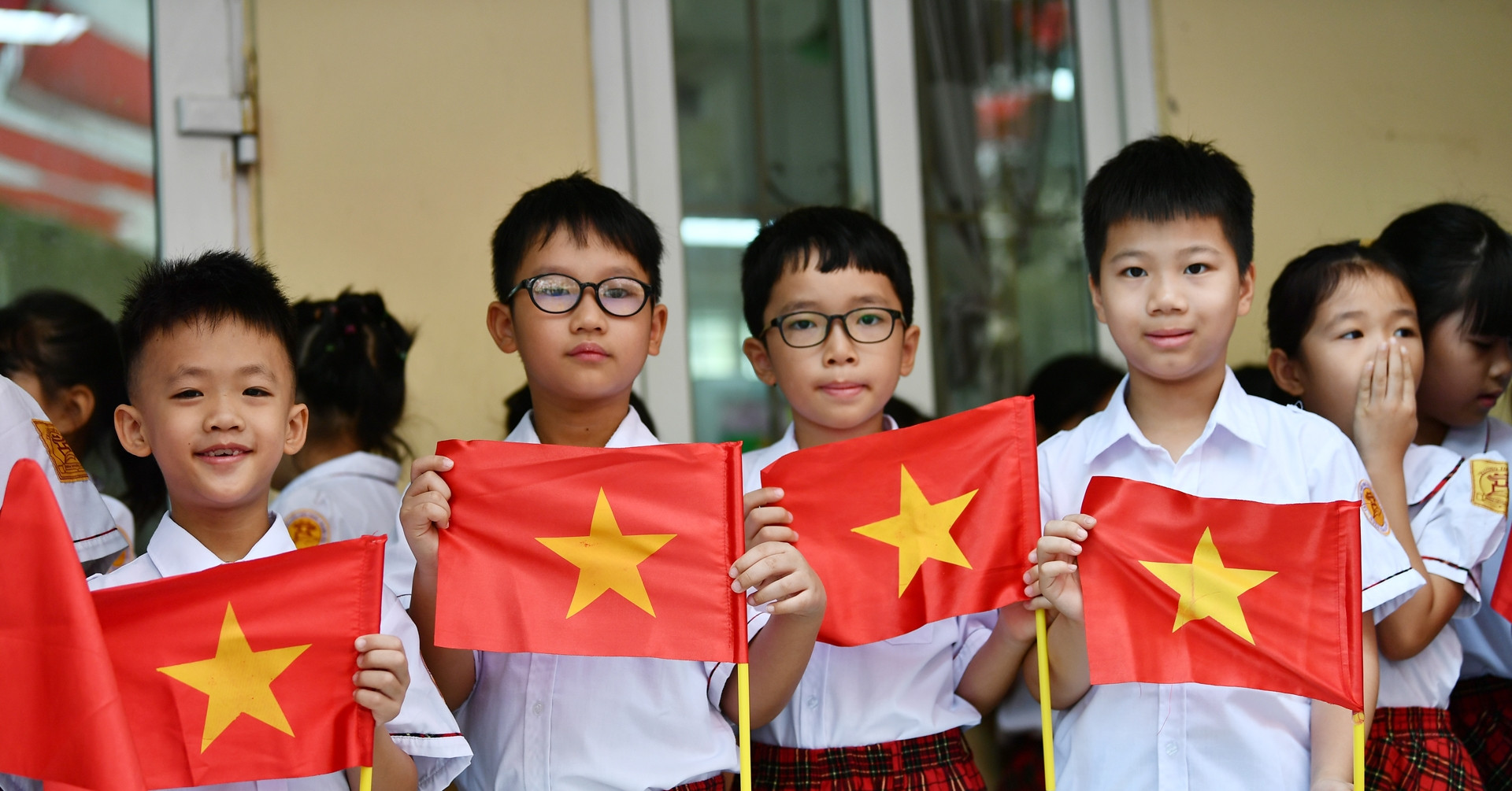 You are currently viewing Bộ Chính trị yêu cầu có chính sách hỗ trợ phụ nữ sinh 2 con trước 35 tuổi