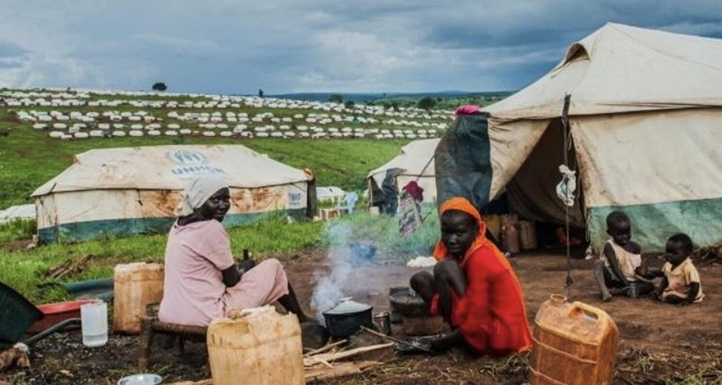 You are currently viewing Bữa cơm trong trại tị nạn và bước ngoặt mang tên lưới điện mặt trời