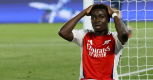 Read more about the article Bukayo Saka sẽ mất ngủ vì pha bỏ lỡ khó tin trước PSG