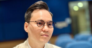 Read more about the article Ca sĩ Đình Bảo AC&M vượt biến cố nhờ vợ con, ‘tham vọng’ khi về nước