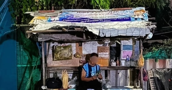 Read more about the article Cãi nhau với con trai, cụ ông U80 ra đường dựng lều sống tạm bợ