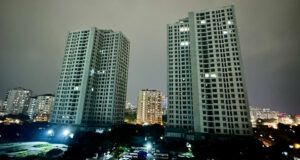 Read more about the article Cận cảnh chung cư nghìn tỷ giữa Hà Nội đèn tắt hàng loạt, cư dân thưa thớt