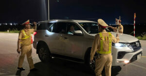 Read more about the article Cảnh sát xuyên đêm lập chốt truy tìm kẻ cướp ngân hàng ở Quảng Ninh