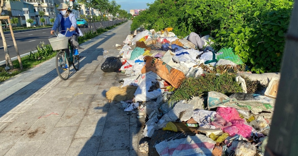 Read more about the article Cảnh ‘xấu xí’ trên đường 4.800 tỷ đồng nối ga T3 Tân Sơn Nhất