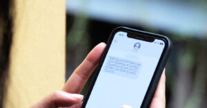 Read more about the article Chia sẻ cay đắng của nữ sinh viên ở Hà Nội bị lừa liên hoàn mất gần 1 tỷ đồng