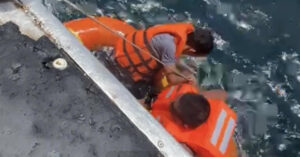 Read more about the article Huy động trực thăng, tìm thấy 10 thuyền viên mất tích