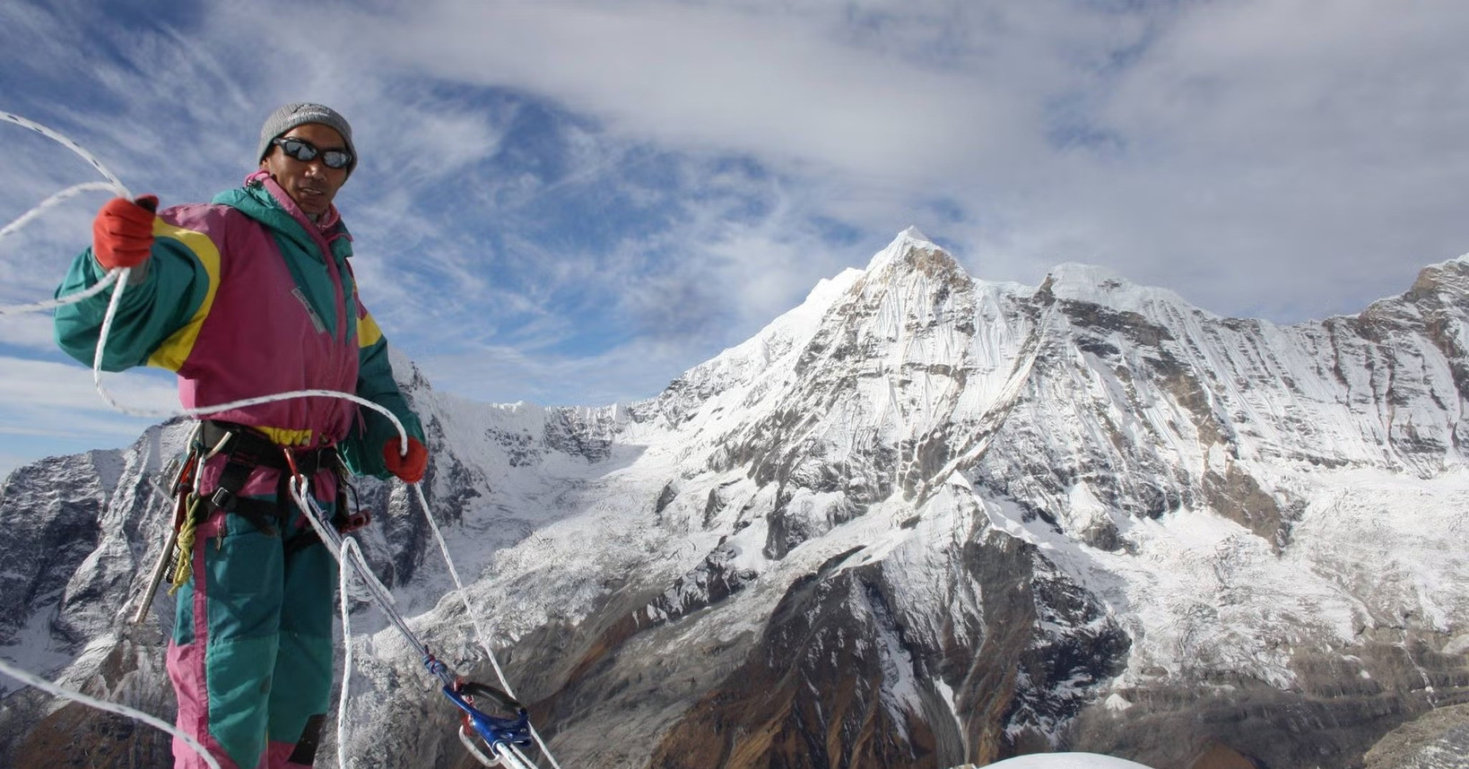 You are currently viewing Chinh phục nóc nhà thế giới 31 lần, người đàn ông lập kỷ lục khó ai bì kịp