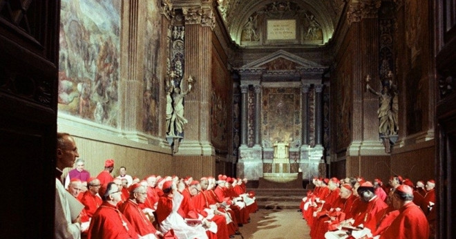 You are currently viewing Khói trắng xuất hiện, Mật nghị Hồng y chính thức bầu được tân Giáo hoàng