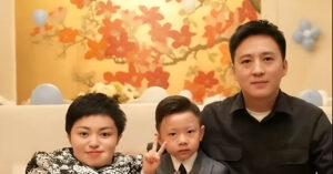 Read more about the article Cô gái xương thủy tinh cao 80cm thành tổng giám đốc công ty triệu đô