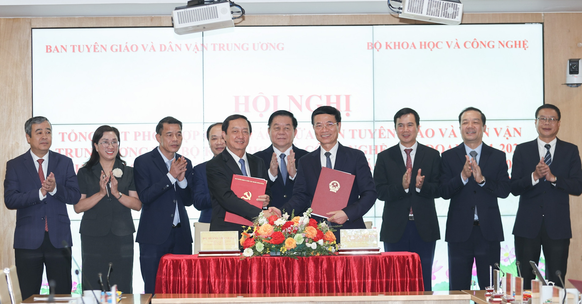 You are currently viewing Cộng hưởng sức mạnh tư tưởng và sức mạnh công nghệ xây dựng đất nước hùng cường
