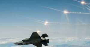 Read more about the article Cuộc chiến chống Houthi khiến Mỹ mất loạt tiêm kích ‘xịn’ như thế nào?