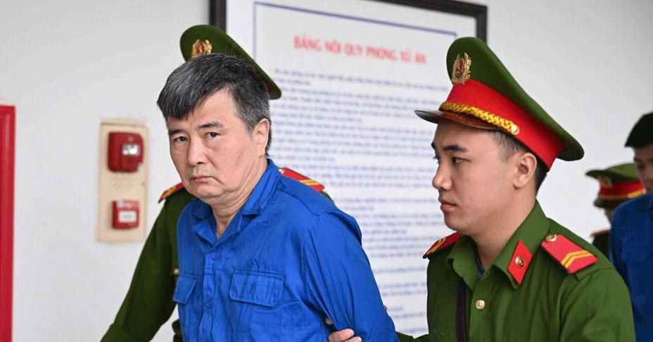 You are currently viewing Cựu Phó Vụ trưởng Nguyễn Lộc An khai việc nữ đại gia xòe sổ đỏ, đòi tặng nhà