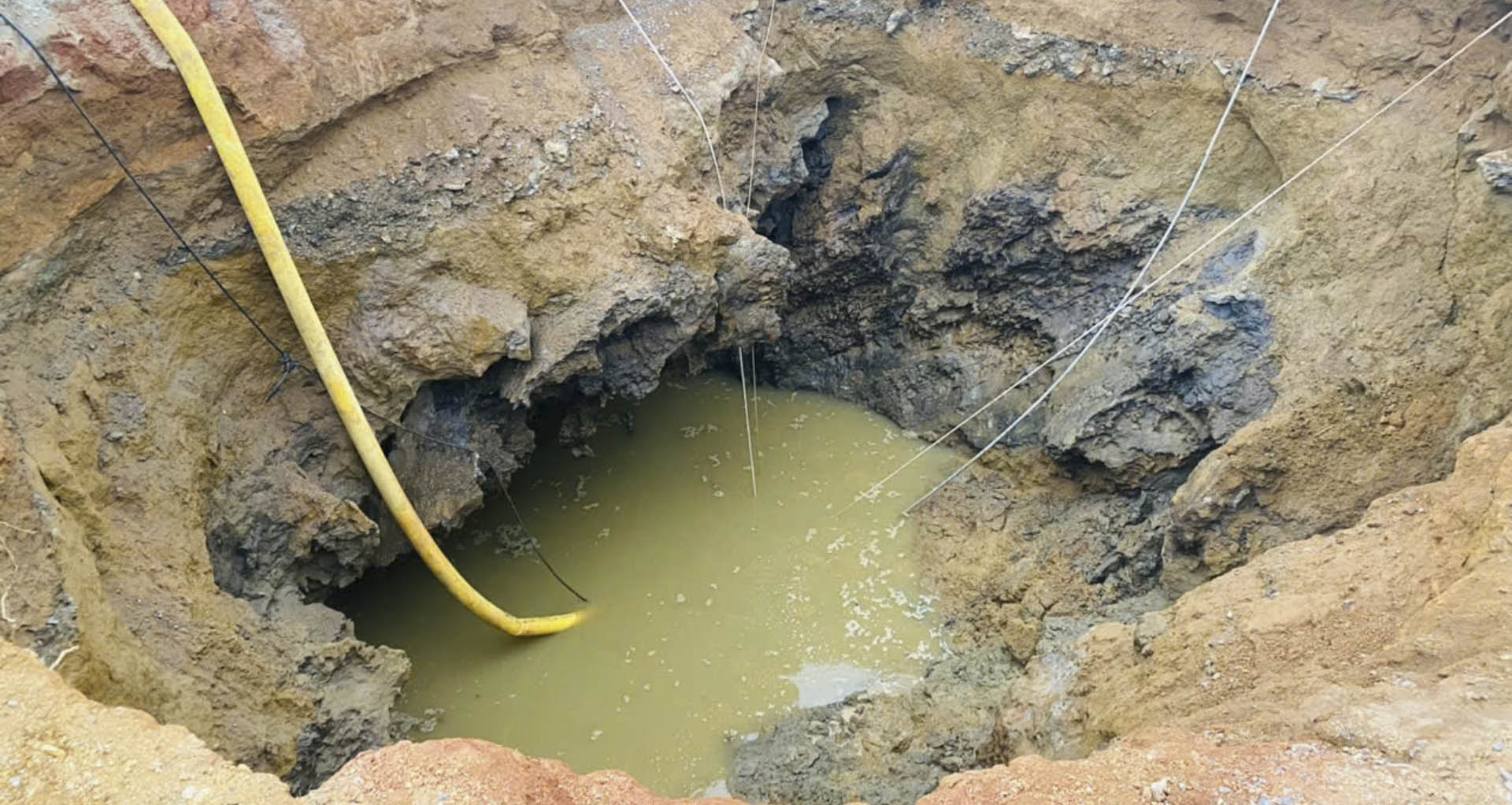 You are currently viewing Xác minh danh tính nạn nhân đi xe máy rơi ‘hố tử thần’ ở Bắc Kạn