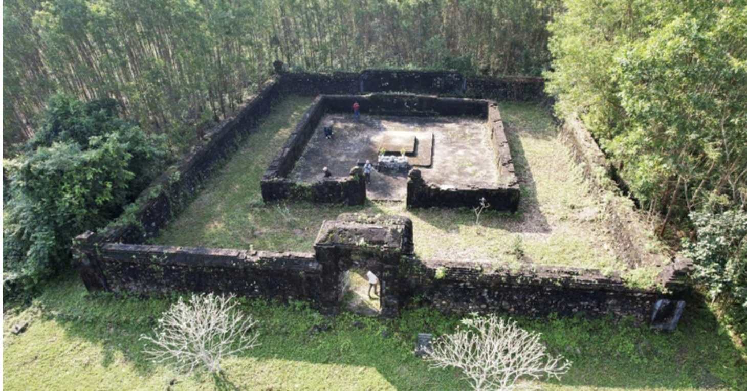 You are currently viewing Đào trộm từ mộ ‘Chúa bà’ đến lăng vua để dò tìm cổ vật