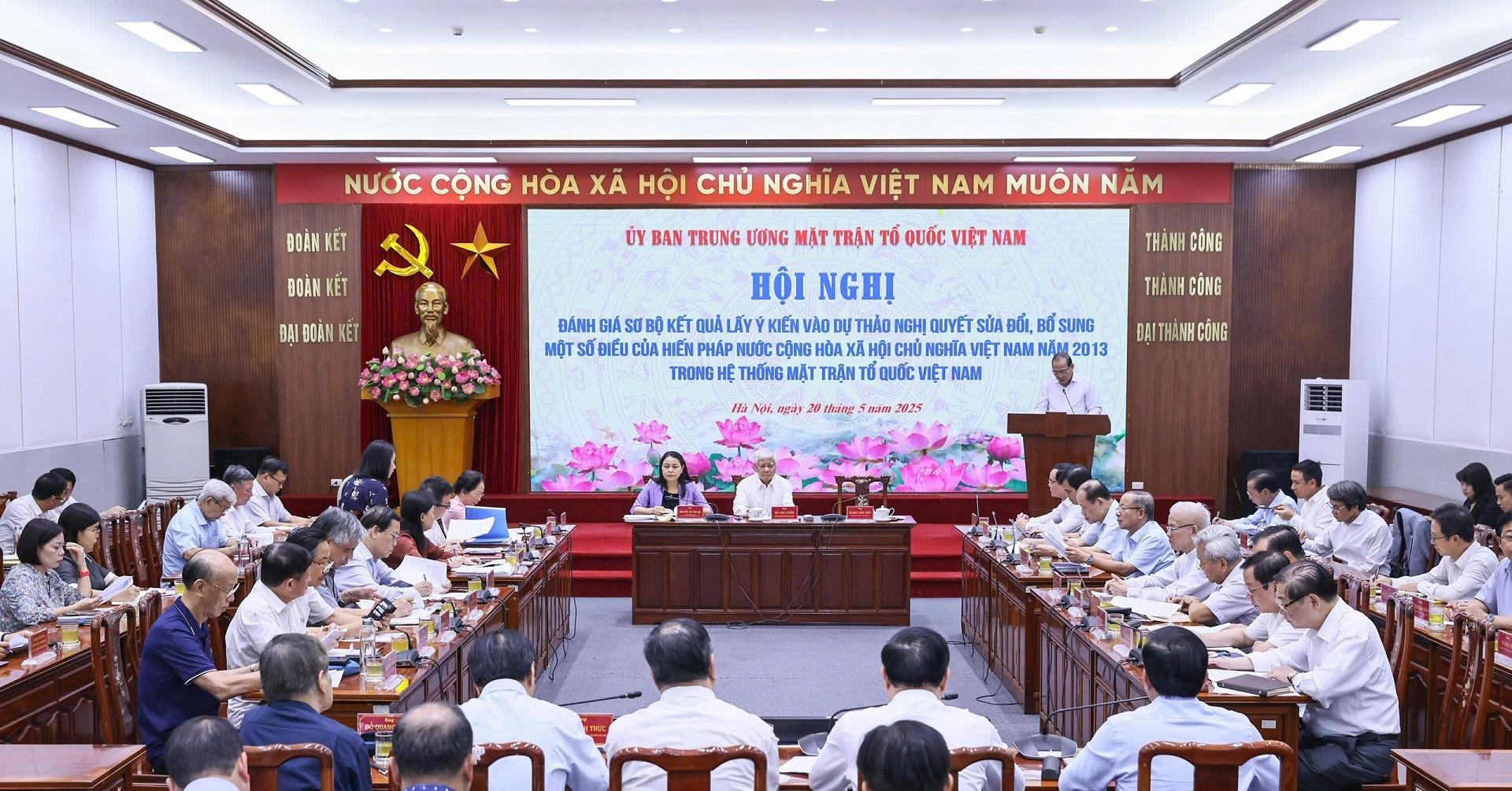 Read more about the article Đề nghị giữ quy định các tổ chức chính trị