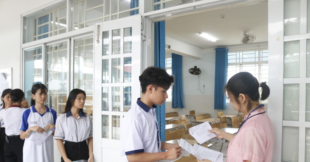 You are currently viewing Đề thi chính thức môn Toán vào lớp 10 tỉnh Bình Dương năm 2025