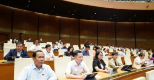 Read more about the article Đề xuất phân chia lại nguồn thu ngân sách giữa Trung ương và địa phương