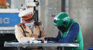 Read more about the article Đề xuất tăng mức phạt vi phạm giao thông tối đa lên 200 triệu đồng để răn đe