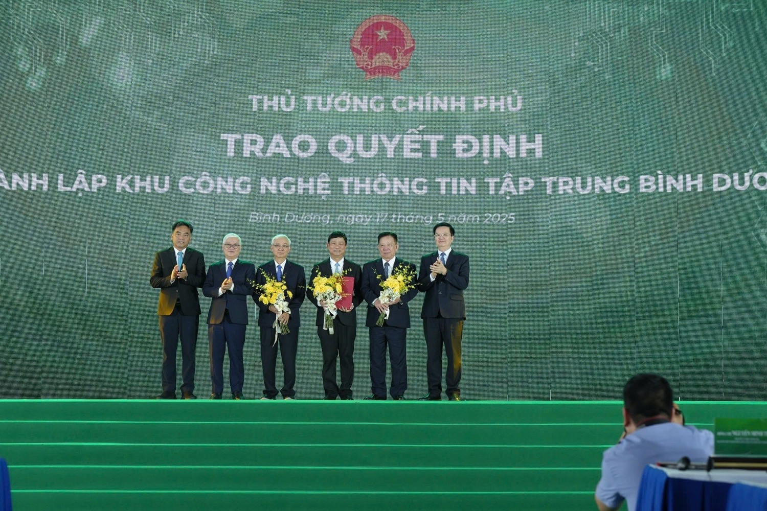 You are currently viewing Bình Dương khởi công 2 khu công nghiệp xanh, chuẩn bị đón ‘đại bàng’