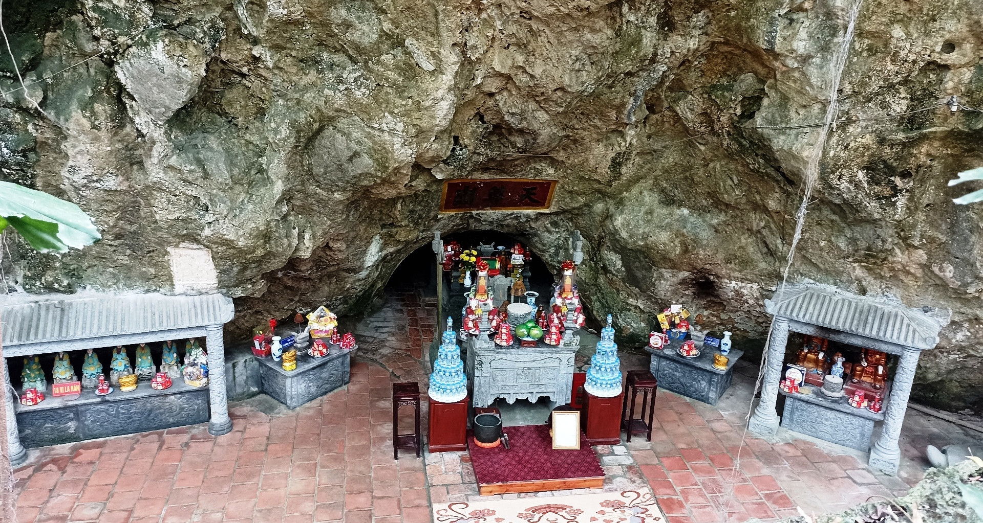 You are currently viewing Động thờ thần ở Hoa Lư có ‘báu vật’ phát ra 4 kiểu âm thanh khác nhau