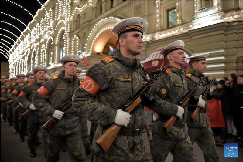 You are currently viewing Hình ảnh quân nhân Nga diễn tập cho lễ duyệt binh Ngày Chiến thắng