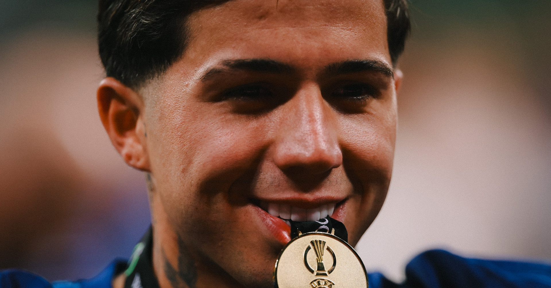 Read more about the article Enzo Fernandez, vệ sĩ Messi và tài sản vô giá của Chelsea