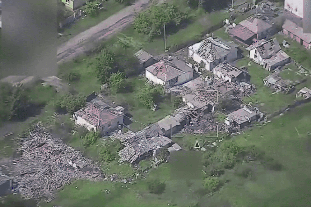 Read more about the article Video Nga điều FPV và UAV Lancet phá hủy lựu pháo Anh viện trợ cho Ukraine