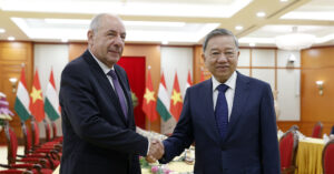 Read more about the article Gặp Tổng Bí thư, Tổng thống Hungary chia sẻ kỷ niệm sâu đậm thời sinh viên