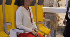 Read more about the article Cách mạng giá rẻ hay cực hình trên không?