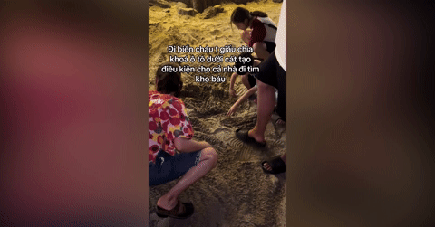 You are currently viewing Gia đình 3 thế hệ đi du lịch Thanh Hóa, gặp sự cố ‘dở khóc dở cười’ ở bãi biển