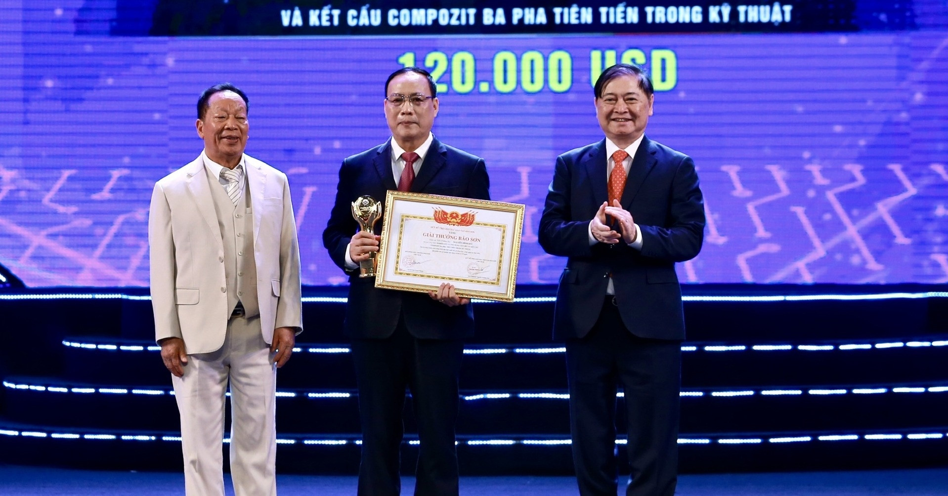 You are currently viewing Công bố 4 công trình khoa học giành giải thưởng Bảo Sơn trị giá 3,1 tỷ đồng/giải