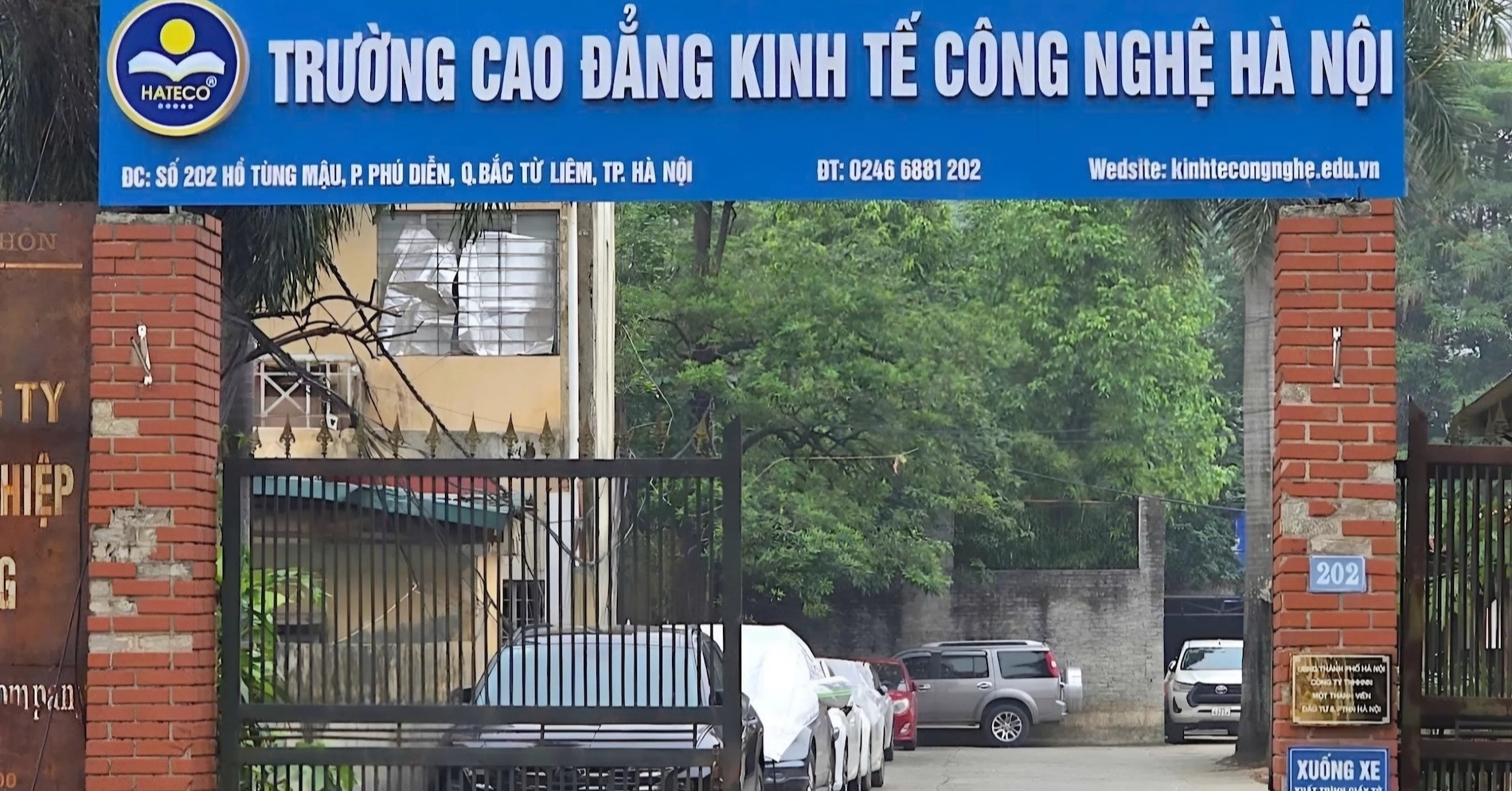You are currently viewing Hàng trăm sinh viên sững sờ vì bị cho dừng học đột ngột