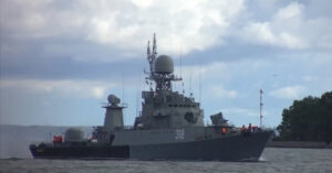 Read more about the article Hình ảnh hạm đội Nga tập trận rầm rộ trên biển