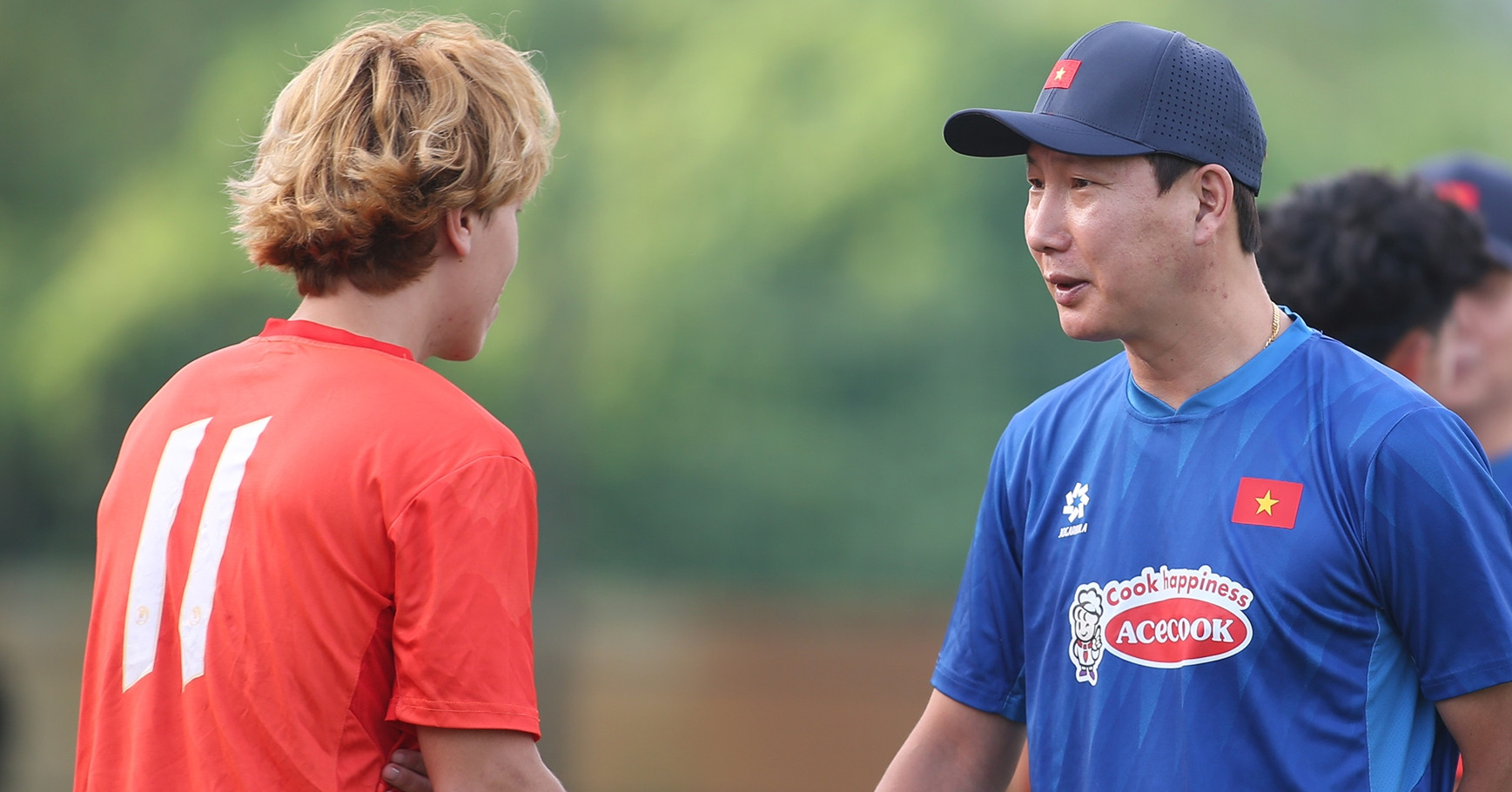 You are currently viewing HLV Kim Sang Sik quan tâm cầu thủ Việt kiều ở U22 Việt Nam