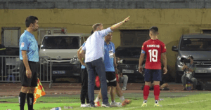 Read more about the article HLV Polking chỉ ra lý do CAHN gục ngã trước Hà Nội FC